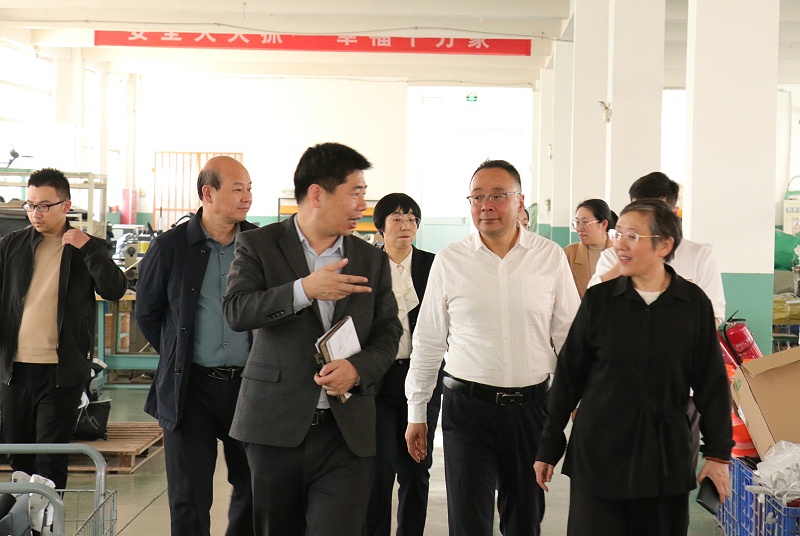 資訊|臨沂市商務局黨組成員、副局長莊金才一行蒞臨百華鞋業(yè)調研指導